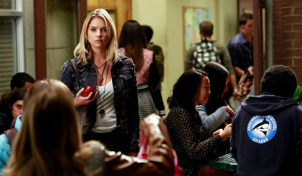 Pretty Little Liars - March of Crimes