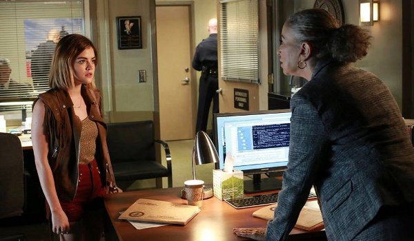 Pretty Little Liars - Burn This