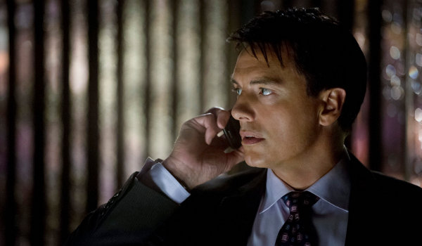 Arrow - Darkness on the Edge of Town