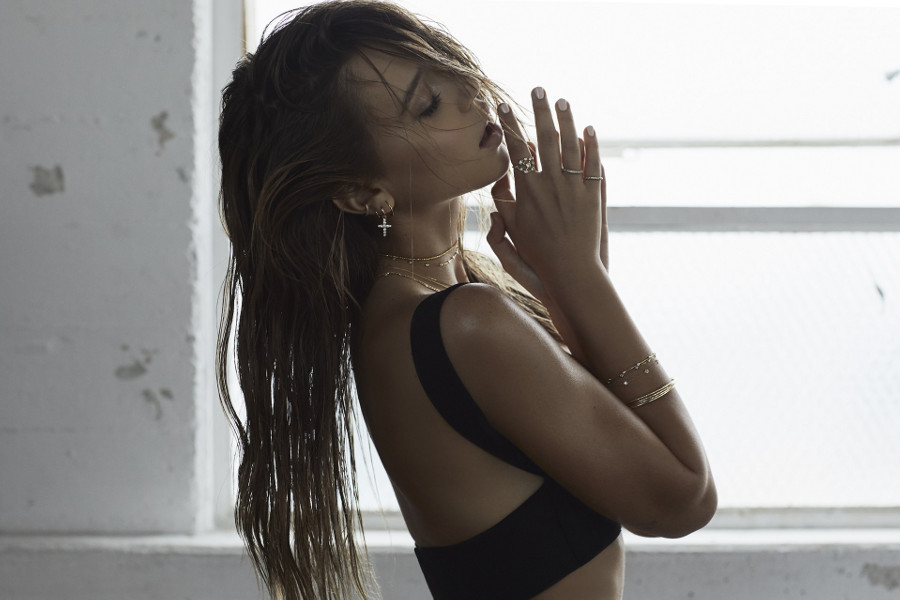 Alexis Ren - Logan Hollowell (2017)