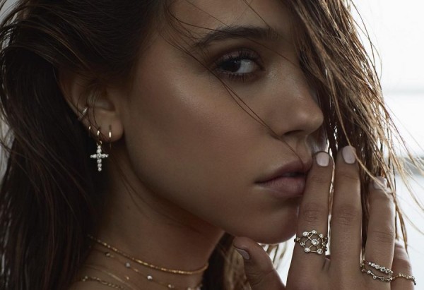 Alexis Ren - Logan Hollowell (2017)