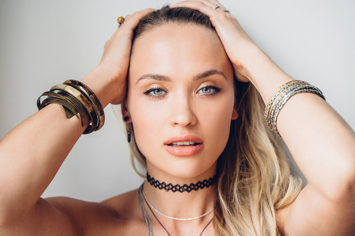 Ekaterina Murphy - B-Authentique (June 2017)