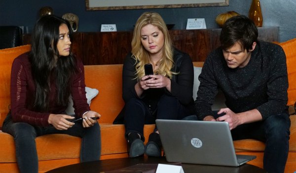 Pretty Little Liars - Driving Miss Crazy / Choose or Lose TV review
