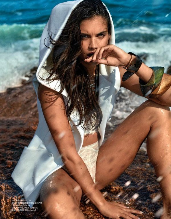 Sara Sampaio - Elle China (October 2017)