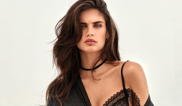 Sara Sampaio - Elle China (October 2017)