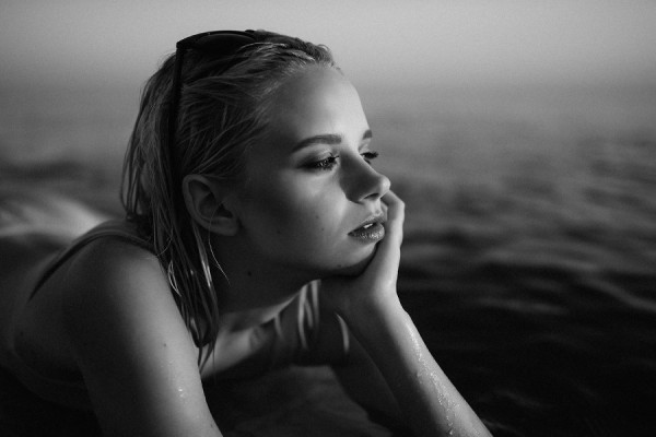 Agata Paulina Grzeczny - B-Authentique (2017)