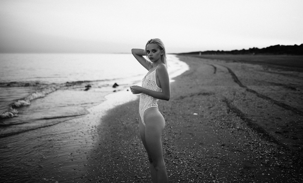 Agata Paulina Grzeczny - B-Authentique (2017)