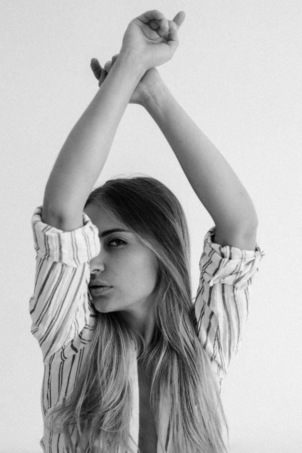 Eva Pentek - B-Authentique (2017)