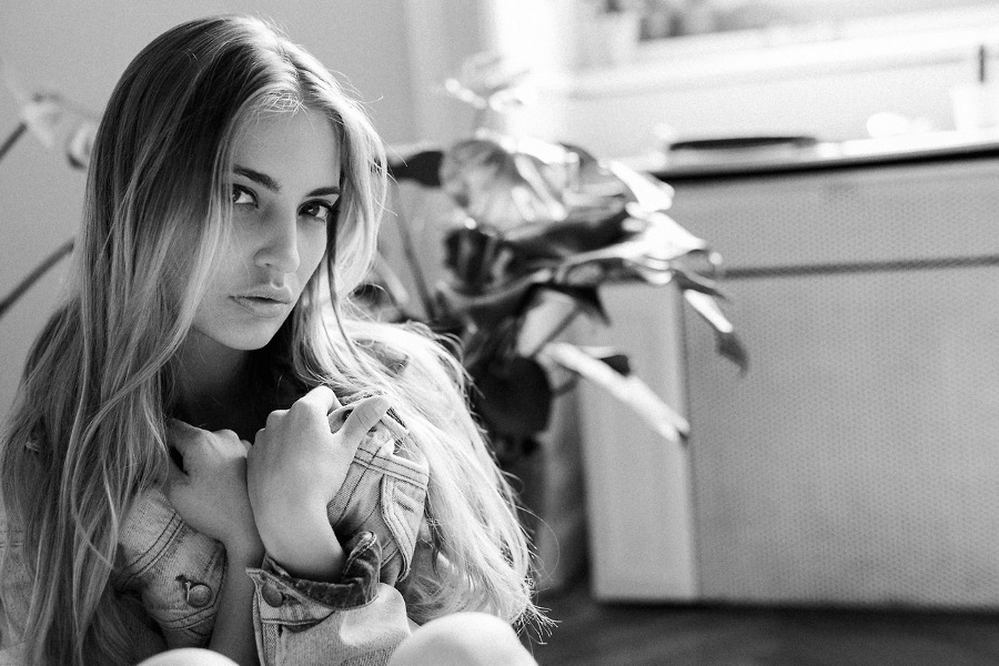 Eva Pentek - B-Authentique (2017)