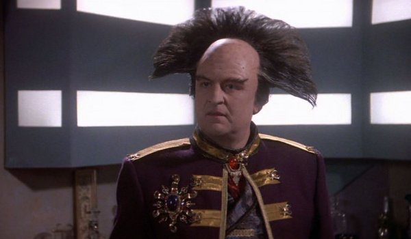 Babylon 5 - Signs and Portents television review