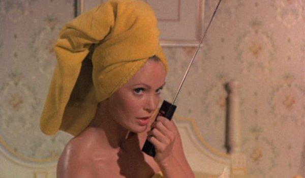 Charlie's Angels - Pilot television review