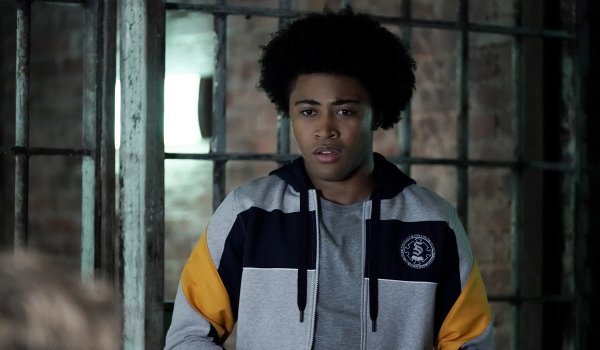 Legacies - Mombie Dearest / Death Keeps Knocking on My Door television review