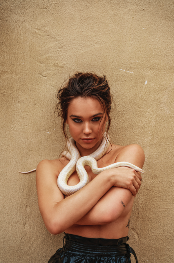 Alexis Ren - Modeliste (August 2019)