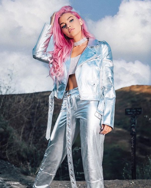 Jean Watts - The Daily Shuffle (September 2019)