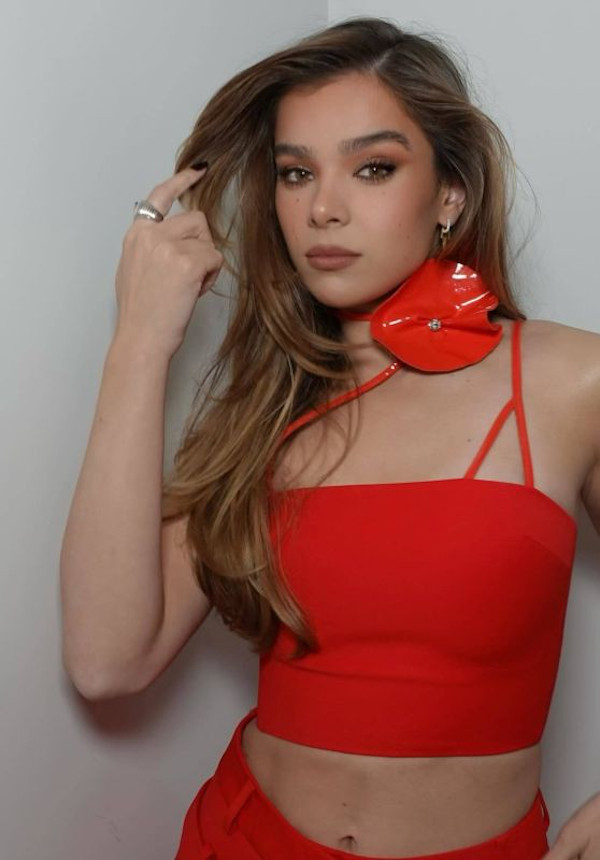 Hailee Steinfeld Shops Small with Amazon