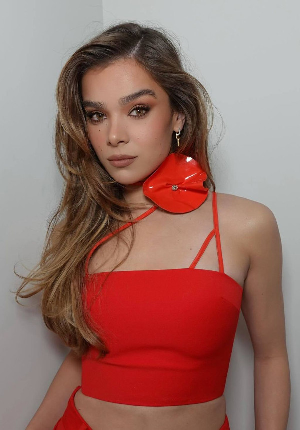 Hailee Steinfeld Shops Small with Amazon