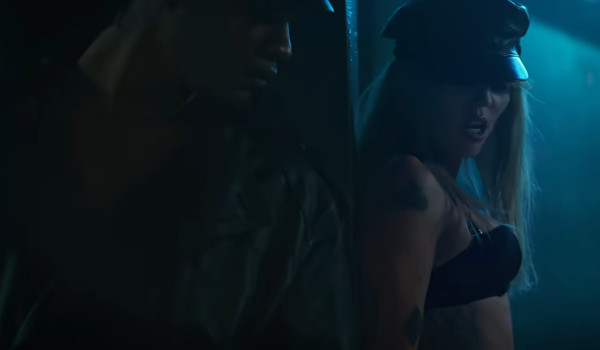 Miley Cyrus – Bass Persuades